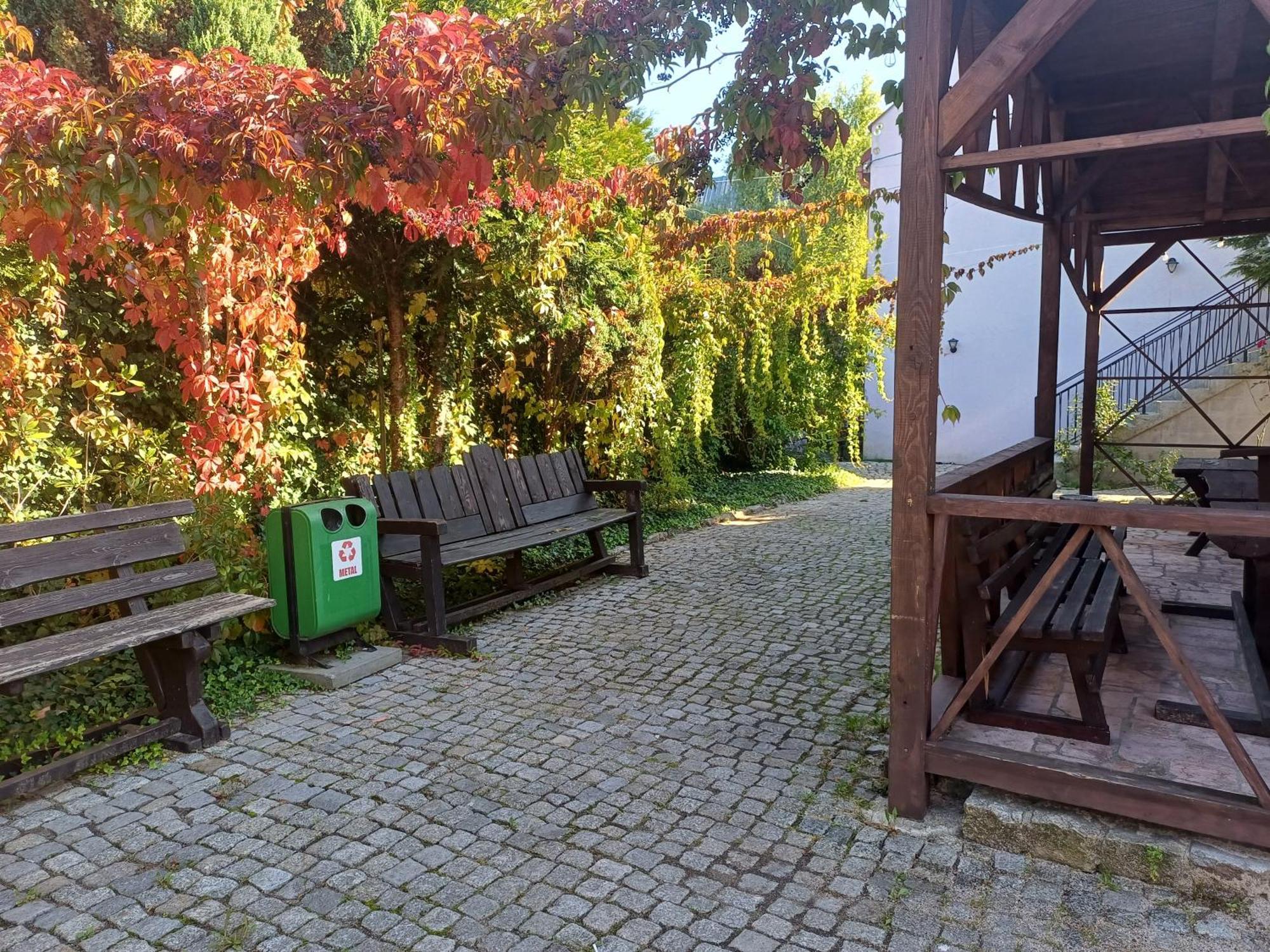 Gosciniec Solan Hotel Jeleniow Buitenkant foto