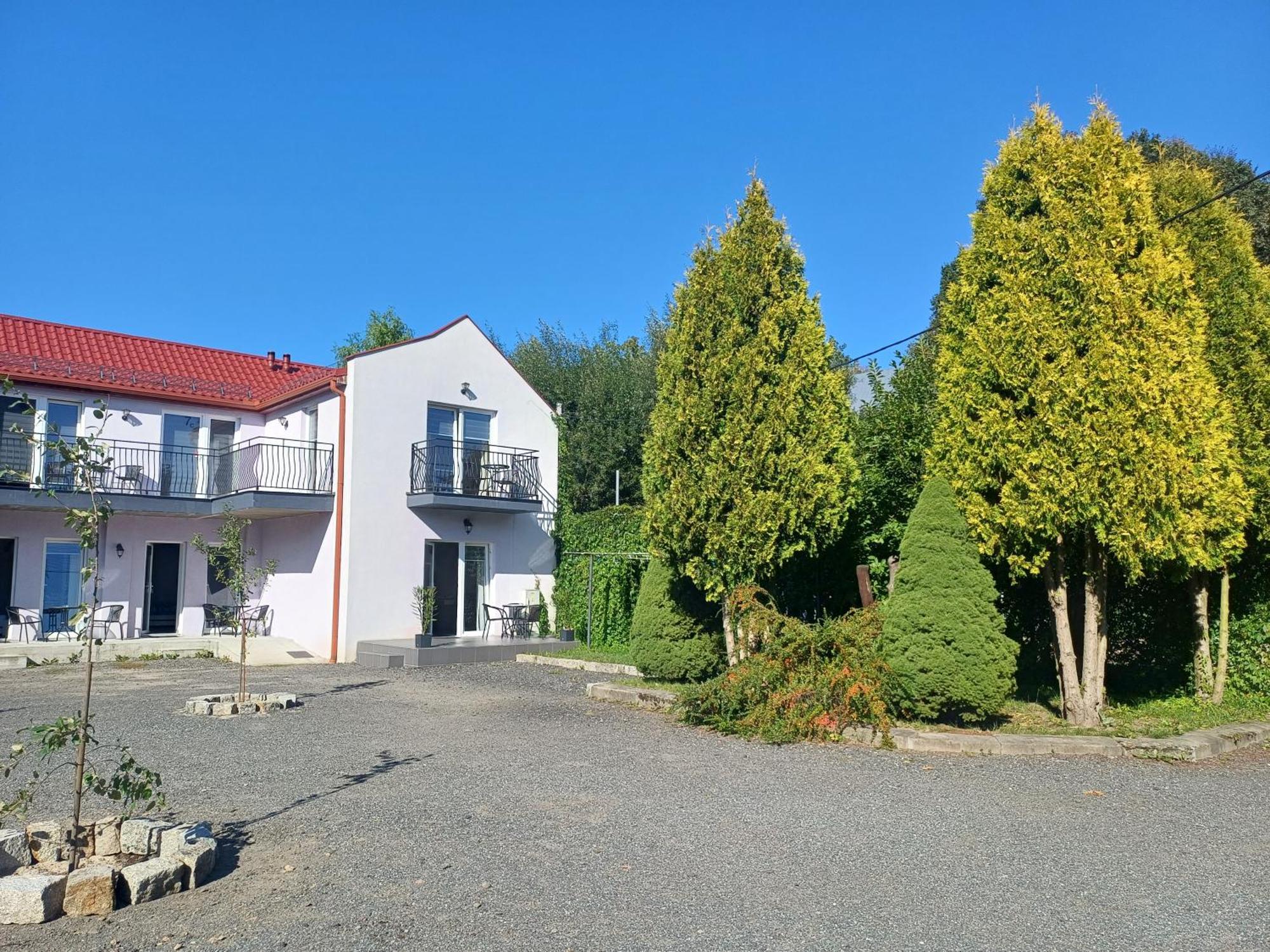 Gosciniec Solan Hotel Jeleniow Buitenkant foto