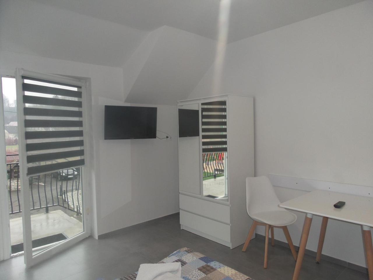 Gosciniec Solan Hotel Jeleniow Buitenkant foto